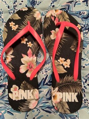 Victoria's Secret VS PINK Tropical Floral Flip Flops Sandals Size Medium (7-8)